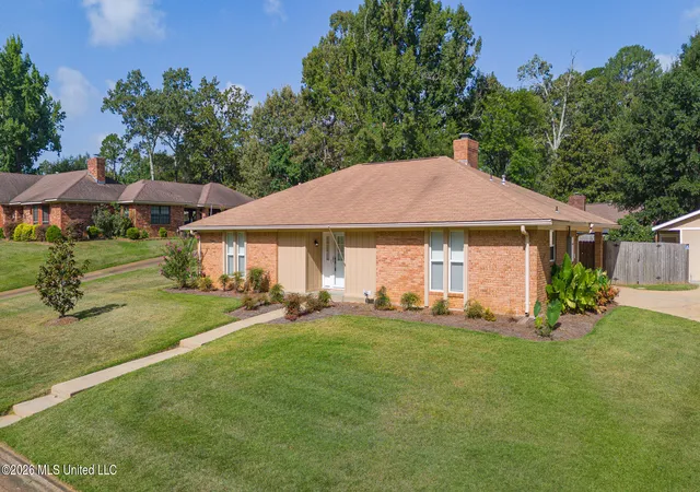 Photo 1 of Single family home for sale at 37 Sunline Dr, Brandon, MS 39042 | MLS# 4159380 | Listing updated on 2026-09-16