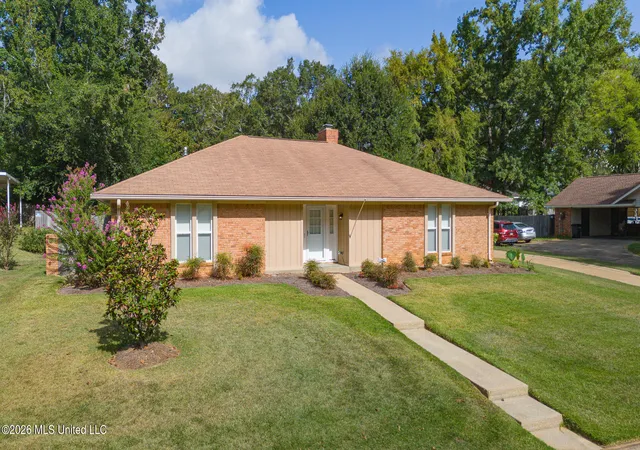Photo 2 of Single family home for sale at 37 Sunline Dr, Brandon, MS 39042 | MLS# 4159380 | Listing updated on 2026-09-16