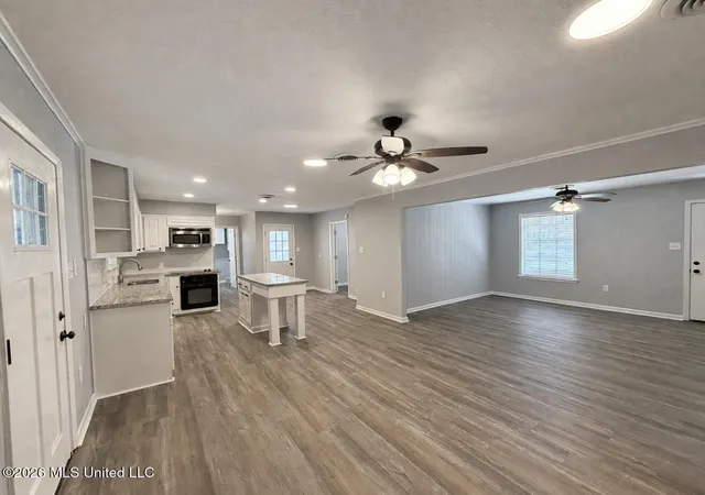 Photo 2 of Single family home for sale at 1016 Tanglewood Dr, Clinton, MS 39056 | MLS# 4159389 | Listing updated on 2026-08-25