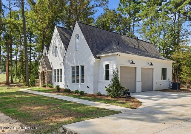 Photo 3 of Single family home for sale at 1223 Patriotic Cir, Brandon, MS 39047 | MLS# 4159356 | Listing updated on 2026-10-02