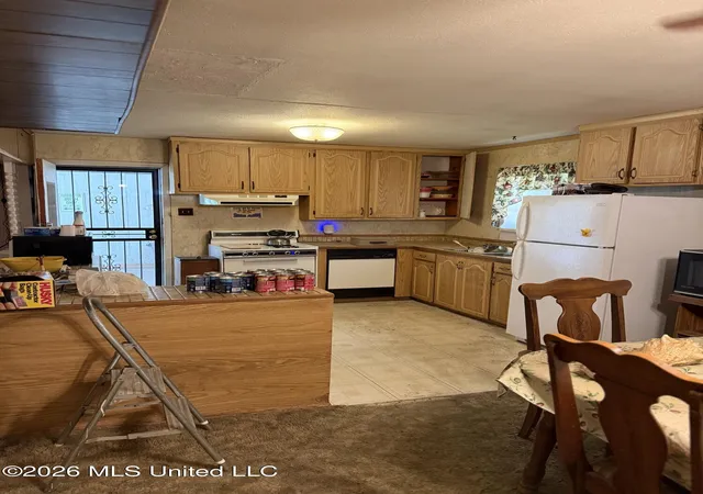 Photo 3 of Sale Pending at 2803 Teresa Dr, Jackson, MS 39212 | MLS# 4159373 | Listing updated on 2026-09-02