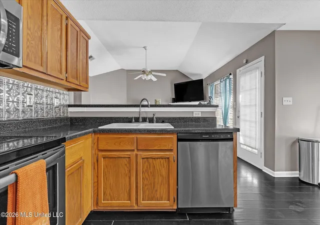 Photo 4 of Single family home for sale at 7274 Durango Dr, Horn Lake, MS 38637 | MLS# 4159375 | Listing updated on 2026-08-23