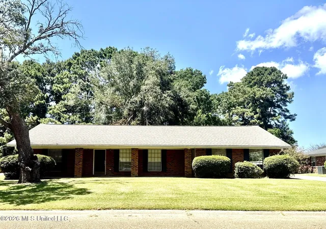 Photo 1 of Single family home for sale at 104 Arrowhead Dr, Natchez, MS 39120 | MLS# 4159374 | Listing updated on 2026-08-17