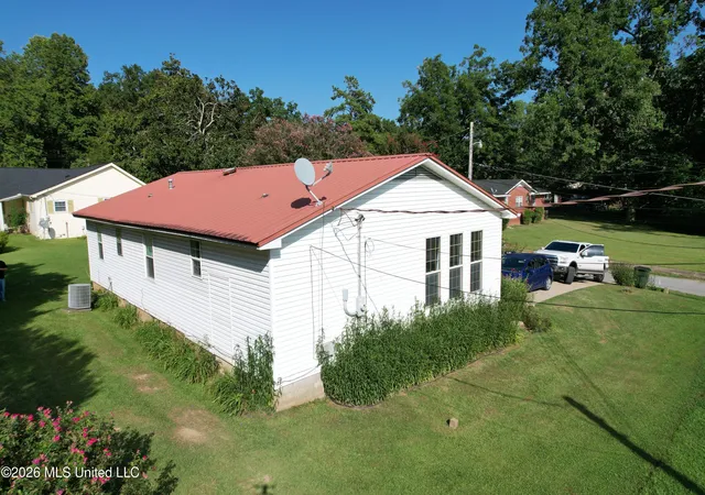 Photo 3 of Single family home for sale at 25 S Center St, Potts Camp, MS 38659 | MLS# 4159384 | Listing updated on 2026-08-17