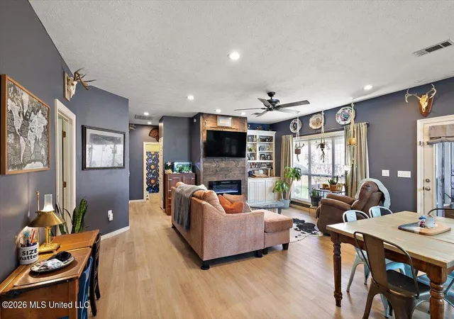 Photo 3 of Single family home for sale at 15 Ashland Ave, Brandon, MS 39047 | MLS# 4159739 | Listing updated on 2026-10-09