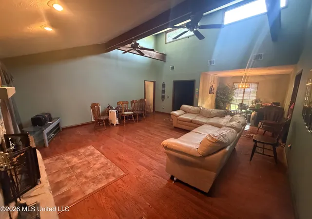 Photo 3 of Single family home for sale at 328 S Longmeadow Ct, Ridgeland, MS 39157 | MLS# 4159449 | Listing updated on 2026-09-17