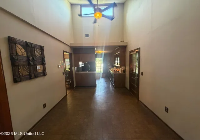 Photo 3 of Single family home for sale at 328 S Longmeadow Ct, Ridgeland, MS 39157 | MLS# 4159449 | Listing updated on 2026-09-17