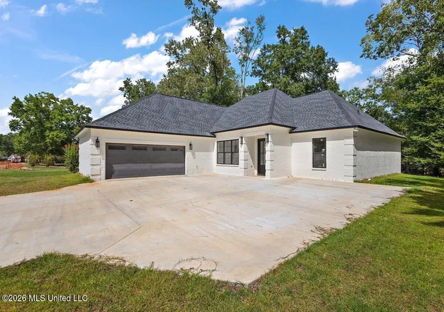 Photo 1 of Single family home for sale at 304 Millcreek Dr, Brandon, MS 39047 | MLS# 4159401 | Listing updated on 2026-08-18