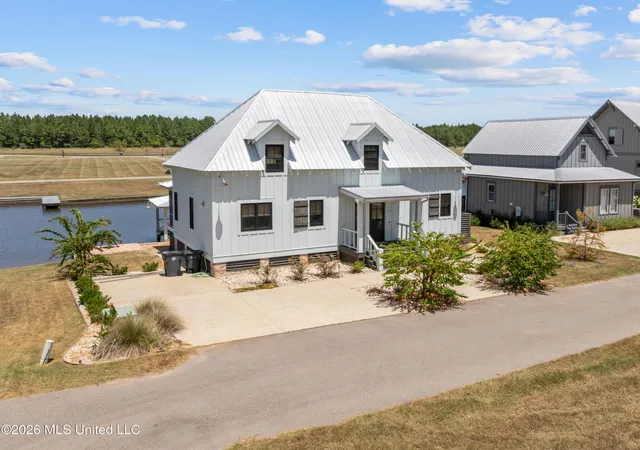 Photo 4 of Single family home for sale at 27 Channelside, Lumberton, MS 39455 | MLS# 4159518 | Listing updated on 2026-09-16