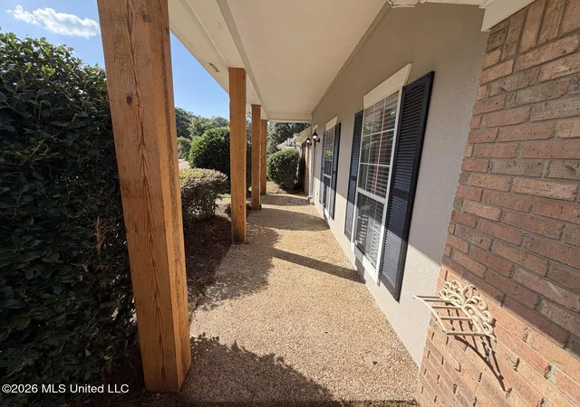Photo 3 of Single family home for sale at 3060 Windwood Cir, Flowood, MS 39232 | MLS# 4159432 | Listing updated on 2026-10-19