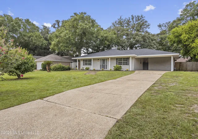Photo 2 of Single family home for sale at 371 Lakeview Blvd, Biloxi, MS 39531 | MLS# 4159423 | Listing updated on 2026-09-17