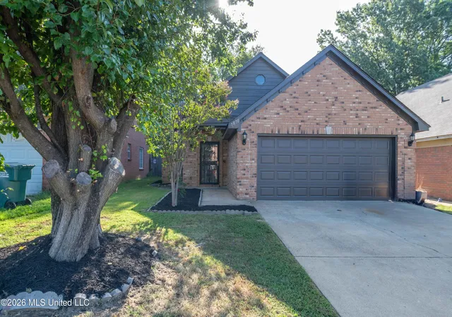 Photo 1 of Sale Pending at 7870 Chesterfield Dr, Southaven, MS 38671 | MLS# 4159416 | Listing updated on 2026-08-28