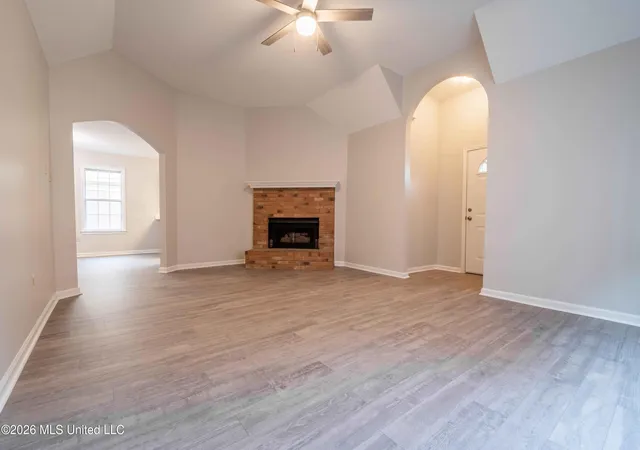 Photo 3 of Sale Pending at 7870 Chesterfield Dr, Southaven, MS 38671 | MLS# 4159416 | Listing updated on 2026-08-28