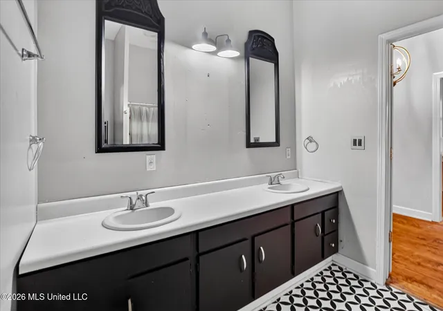Photo 4 of Single family home for sale at 1108 Live Oak Ave, Pascagoula, MS 39567 | MLS# 4159417 | Listing updated on 2026-10-01