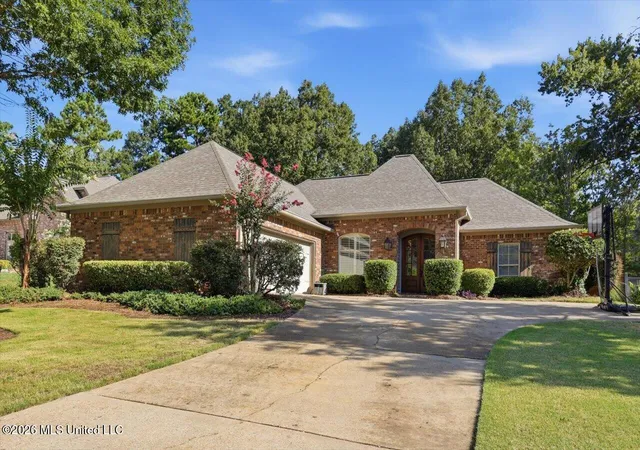 Photo 1 of Single family home for sale at 124 Hemlock Ln, Madison, MS 39110 | MLS# 4159993 | Listing updated on 2026-09-17