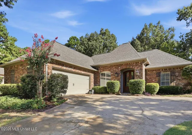Photo 2 of Single family home for sale at 124 Hemlock Ln, Madison, MS 39110 | MLS# 4159993 | Listing updated on 2026-09-17