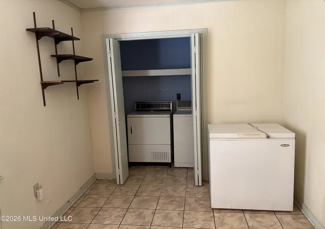 Photo 4 of Single family home for sale at 1551 Wood Glen Dr, Jackson, MS 39204 | MLS# 4159425 | Listing updated on 2026-08-17