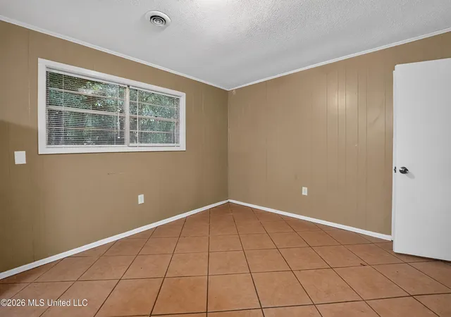 Photo 3 of Single family home for sale at 3222 Lakewood Dr, Jackson, MS 39212 | MLS# 4160082 | Listing updated on 2026-10-20