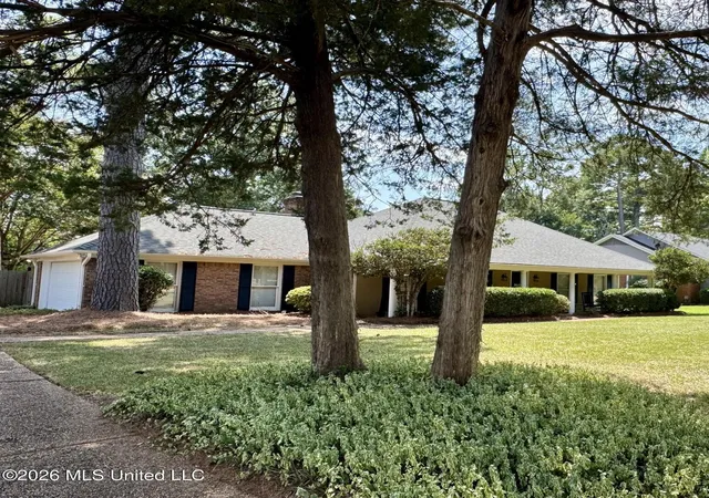 Photo 1 of Sale Pending at 126 Sumac Dr, Madison, MS 39110 | MLS# 4160049 | Listing updated on 2026-08-26
