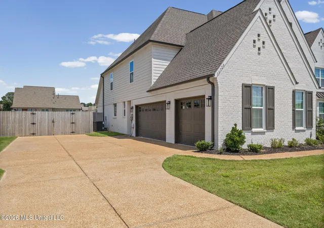 Photo 2 of Single family home for sale at 13720 Landry Ln, Olive Branch, MS 38654 | MLS# 4159569 | Listing updated on 2026-08-18