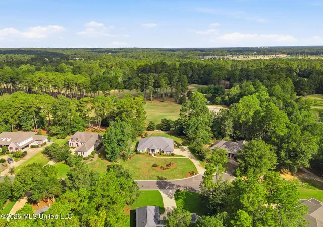 27th image of 136 Saint Annes Dr, Hattiesburg, MS 39401 | MLS# 4159448