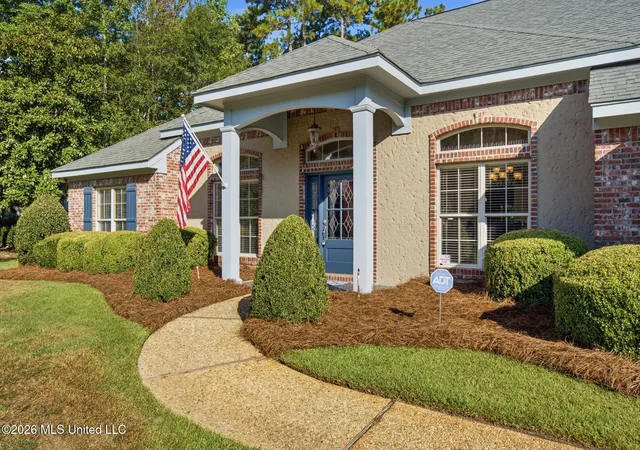 Photo 3 of Single family home for sale at 136 Saint Annes Dr, Hattiesburg, MS 39401 | MLS# 4159448 | Listing updated on 2026-08-17