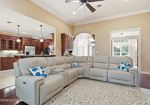 Photo 4 of Single family home for sale at 136 Saint Annes Dr, Hattiesburg, MS 39401 | MLS# 4159448 | Listing updated on 2026-10-02