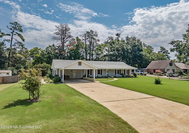 Photo 1 of Single family home for sale at 147 Hemlock Rd, Batesville, MS 38606 | MLS# 4159562 | Listing updated on 2026-08-18