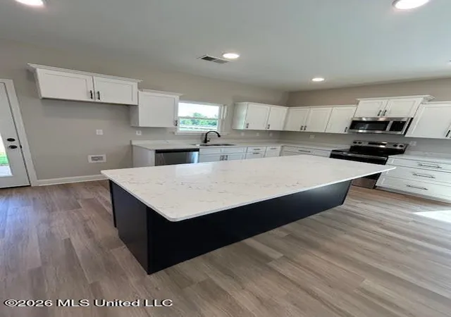 Photo 2 of Single family home for sale at 6070 E River Birch Rd, Walls, MS 38680 | MLS# 4159693 | Listing updated on 2026-08-19
