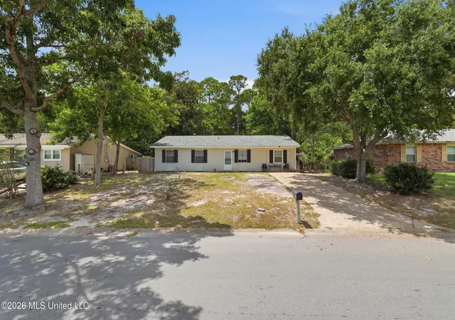 Photo 3 of Single family home for sale at 32 Yorkshire Pkwy, Gulfport, MS 39503 | MLS# 4159611 | Listing updated on 2026-09-10