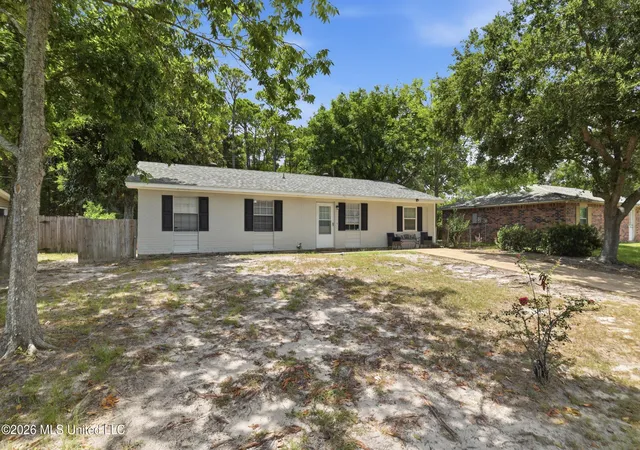 Photo 4 of Sale Pending at 32 Yorkshire Pkwy, Gulfport, MS 39503 | MLS# 4159611 | Listing updated on 2026-10-08