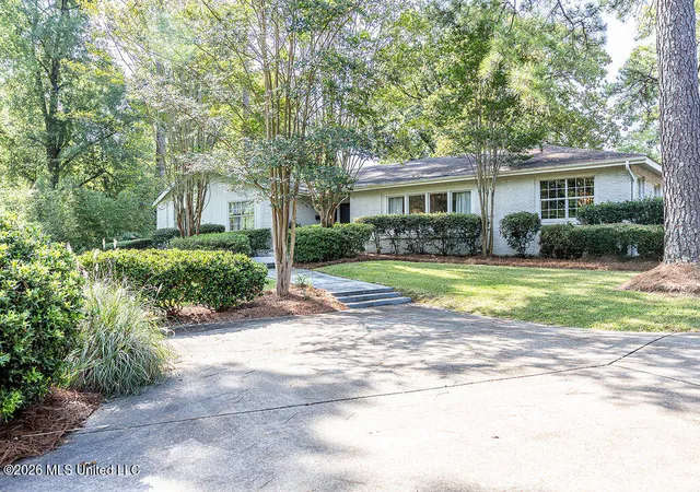Photo 2 of Sale Pending at 3800 Redbud Rd, Jackson, MS 39211 | MLS# 4159916 | Listing updated on 2026-09-07