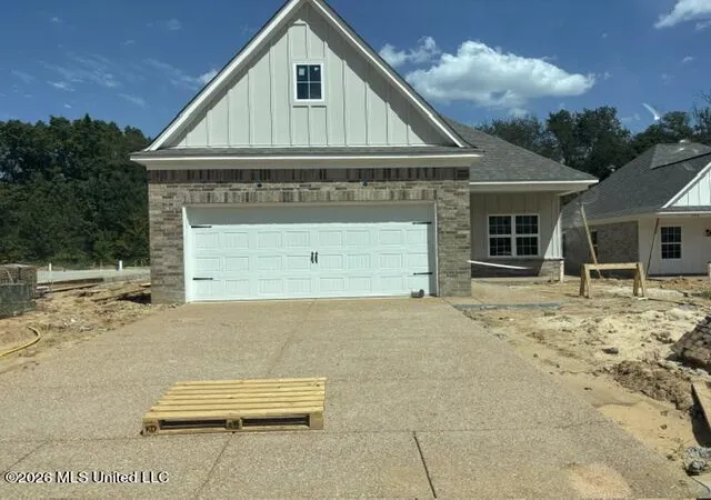 Photo 1 of Sale Pending at 7208 Fairmont Pl Cvs, Southaven, MS 38671 | MLS# 4159467 | Listing updated on 2026-08-19