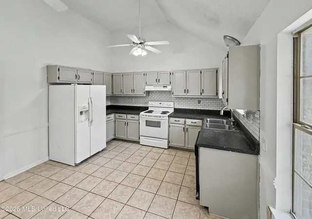 Photo 2 of Single family home for sale at 7163 Kimlee Cvs, Southaven, MS 38671 | MLS# 4159587 | Listing updated on 2026-08-26