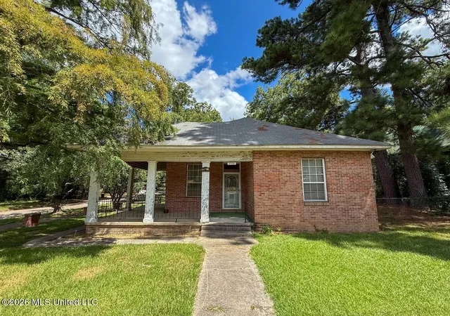 Photo 1 of Single family home for sale at 703 Avenue E, Mc Comb, MS 39648 | MLS# 4159494 | Listing updated on 2026-08-17