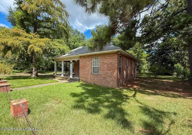 Photo 2 of Single family home for sale at 703 Avenue E, Mc Comb, MS 39648 | MLS# 4159494 | Listing updated on 2026-08-17