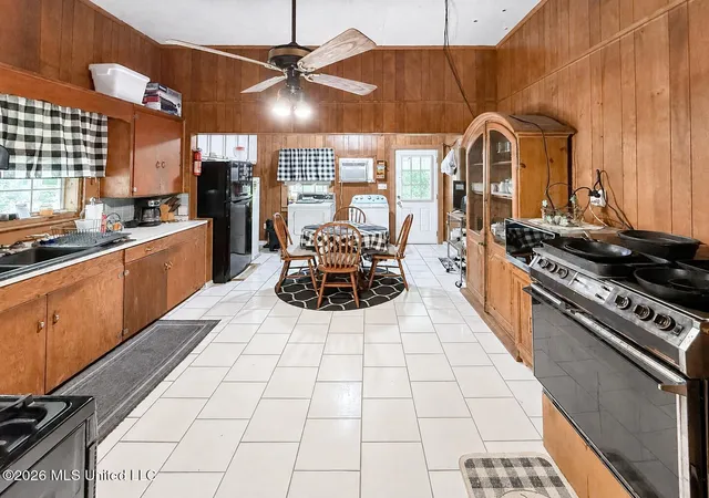 Photo 3 of Single family home for sale at 703 Avenue E, Mc Comb, MS 39648 | MLS# 4159494 | Listing updated on 2026-08-17