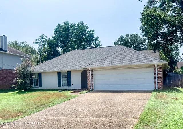 Photo 3 of Sale Pending at 715 Dunleith Ln, Ridgeland, MS 39157 | MLS# 4160401 | Listing updated on 2026-08-29