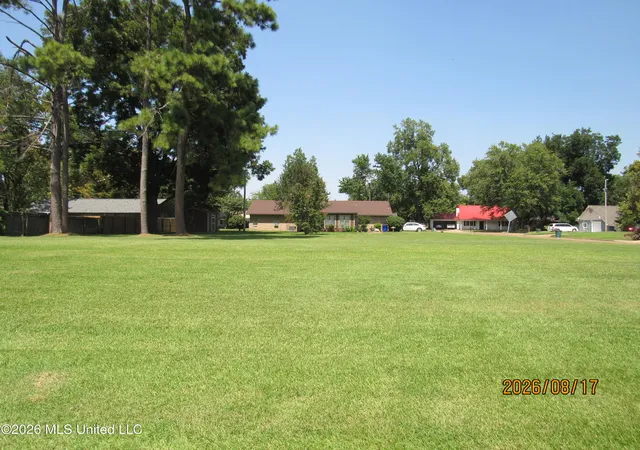 5th image of 2345 E Clubview Cir, Yazoo City, MS 39194 | MLS# 4159732