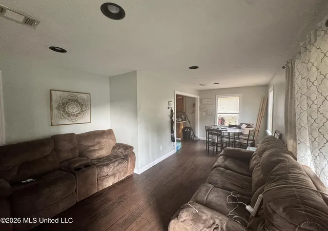 Photo 3 of Single family home for sale at 3622 Bailey Ave, Jackson, MS 39213 | MLS# 4159503 | Listing updated on 2026-08-17