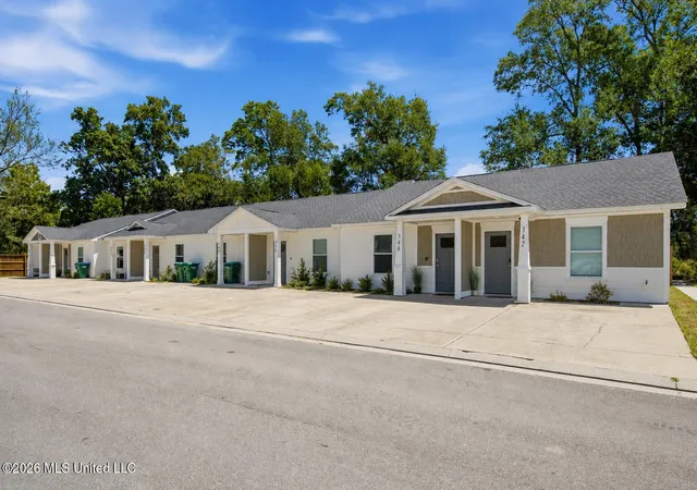 Photo 2 of Townhouse for sale at 400 Westbury Glen Ln, Gulfport, MS 39507 | MLS# 4159505 | Listing updated on 2026-08-17