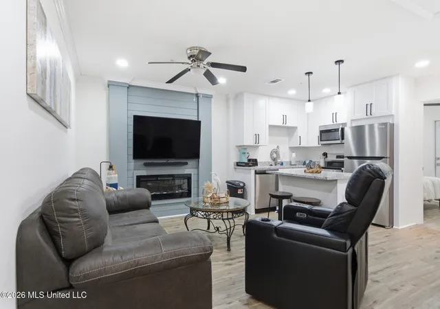 Photo 3 of Townhouse for sale at 400 Westbury Glen Ln, Gulfport, MS 39507 | MLS# 4159505 | Listing updated on 2026-08-17