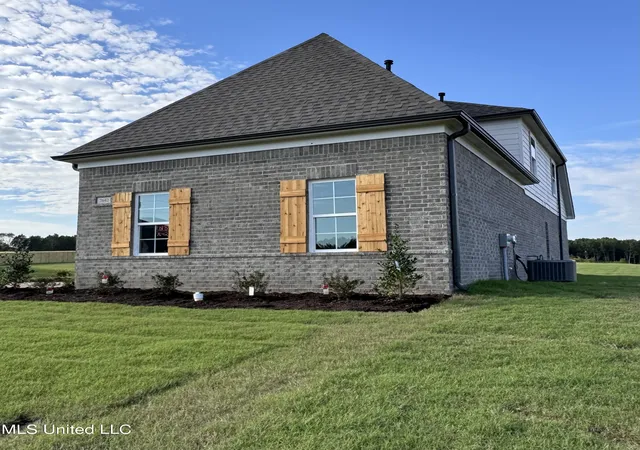 Photo 3 of Single family home for sale at 7650 Thomas Riley St, Hernando, MS 38632 | MLS# 4159777 | Listing updated on 2026-10-14