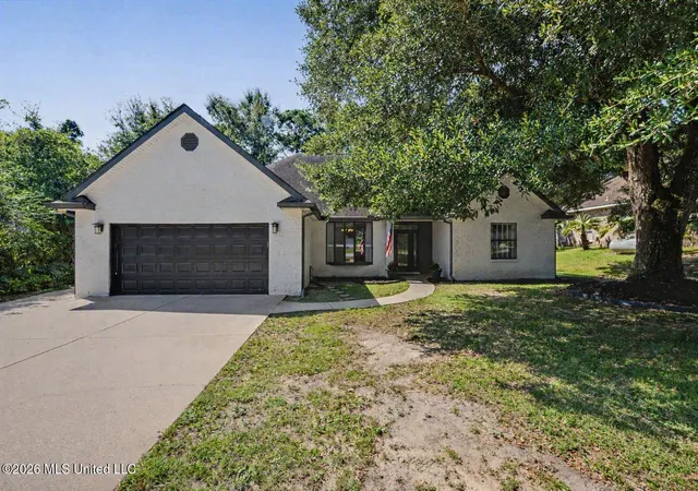 Photo 1 of Single family home for sale at 5562 E Diamondhead Dr, Diamondhead, MS 39525 | MLS# 4160690 | Listing updated on 2026-08-29
