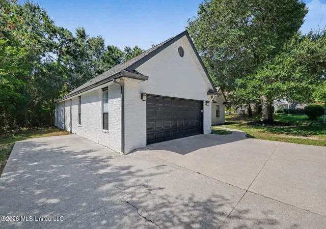 Photo 2 of Single family home for sale at 5562 E Diamondhead Dr, Diamondhead, MS 39525 | MLS# 4160690 | Listing updated on 2026-08-29