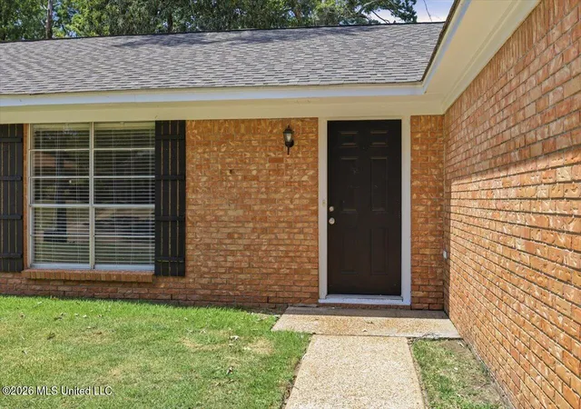 Photo 3 of Sale Pending at 477 Robert Michael Dr, Pearl, MS 39208 | MLS# 4159570 | Listing updated on 2026-09-11