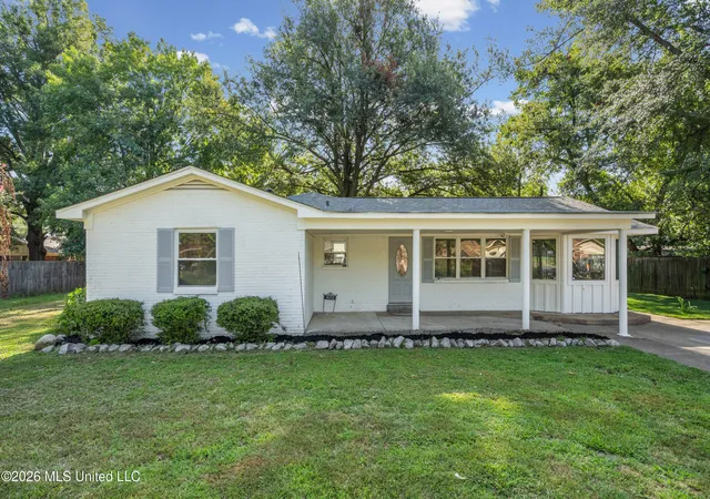 Photo 3 of Single family home for sale at 1672 School St, Tunica, MS 38676 | MLS# 4159804 | Listing updated on 2026-10-21