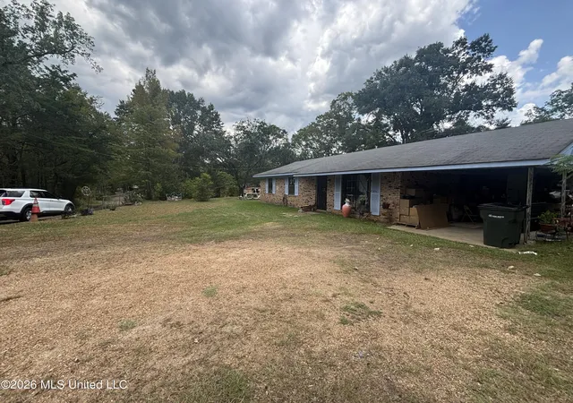 Photo 3 of Single family home for sale at 110 Morgan Ln, Crystal Springs, MS 39059 | MLS# 4160103 | Listing updated on 2026-08-22