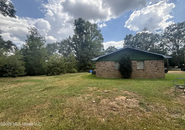 Photo 3 of Single family home for sale at 110 Morgan Ln, Crystal Springs, MS 39059 | MLS# 4160103 | Listing updated on 2026-08-22