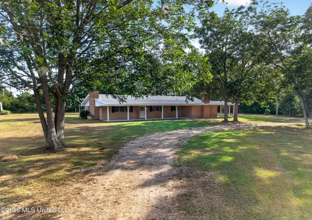 Photo 1 of Single family home for sale at 340 W Union Rd, Carriere, MS 39426 | MLS# 4159554 | Listing updated on 2026-09-11
